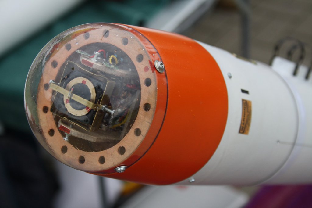 Harpoon - tri-ose mechanicke gyro v hlavici